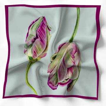 Scarf "Tulips hugs"